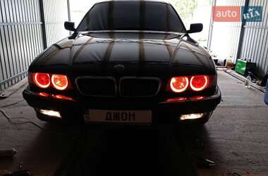 Седан BMW 7 Series 2000 в  фото 12 Седан BMW 7 Series 2000 в