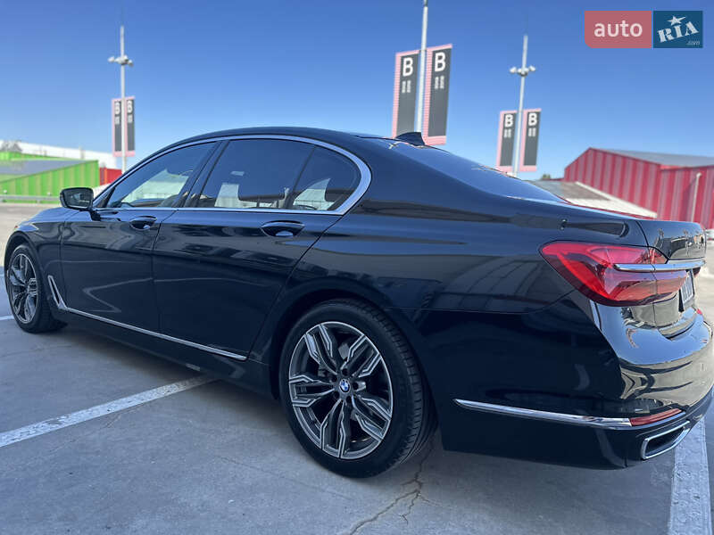 Седан BMW 7 Series 2016 в Киеве