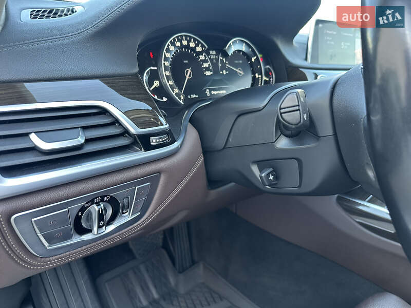 Седан BMW 7 Series 2016 в Киеве