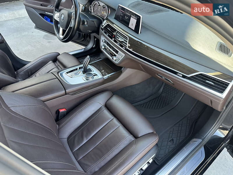Седан BMW 7 Series 2016 в Киеве