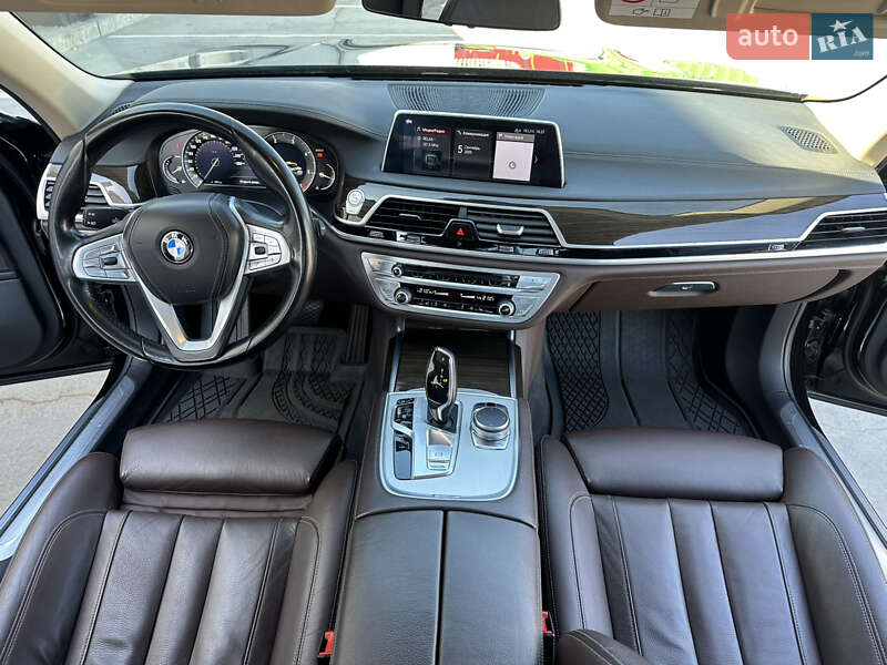Седан BMW 7 Series 2016 в Киеве