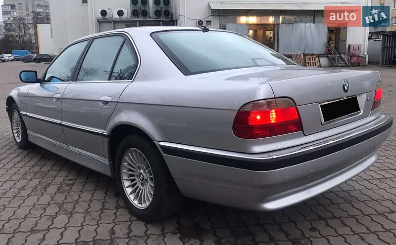 BMW 7 Series 2001