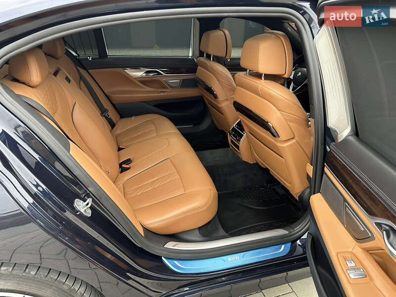 Седан BMW 7 Series 2019 в Хмельницком фото 54 Седан BMW 7 Series 2019 в Хмельницком