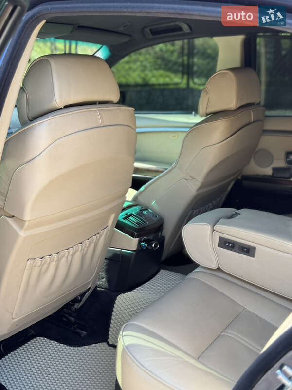 Седан BMW 7 Series 2006 в Городенке