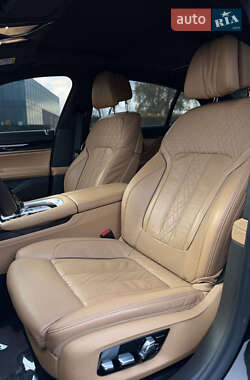 Седан BMW 7 Series 2019 в 