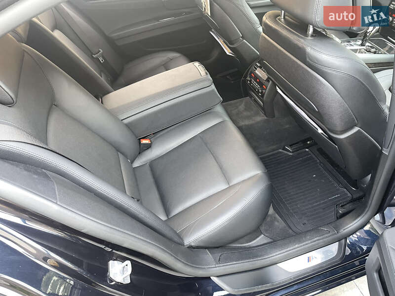 Седан BMW 7 Series 2013 в Луцке