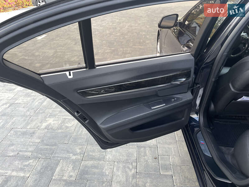 Седан BMW 7 Series 2013 в Луцке
