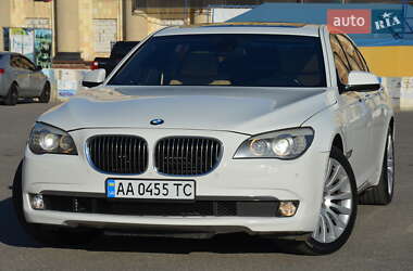 Седан BMW 7 Series 2010 в 