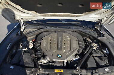 Седан BMW 7 Series 2010 в 
