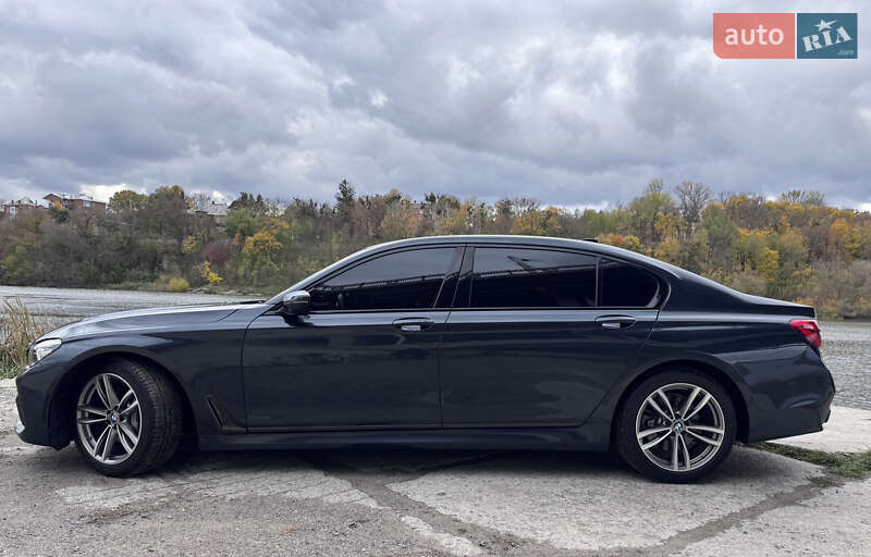 Седан BMW 7 Series 2018 в Виннице