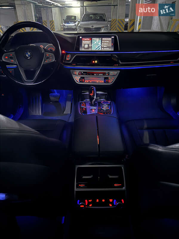 Седан BMW 7 Series 2018 в Киеве
