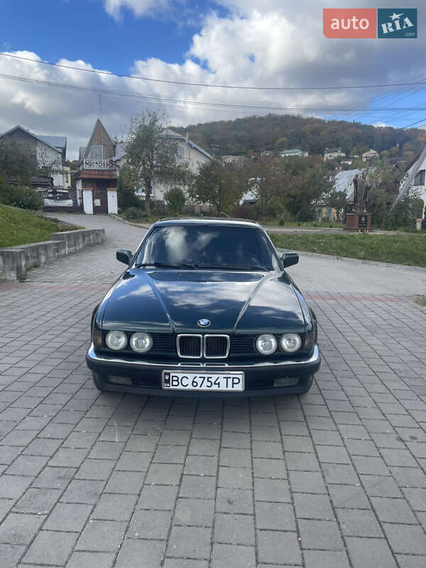 Седан BMW 7 Series 1988 в Винниках