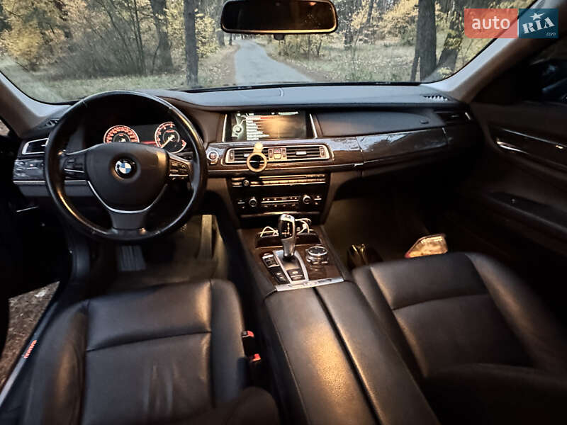 Седан BMW 7 Series 2015 в Киеве