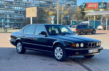 Седан BMW 7 Series 1988 в Киеве