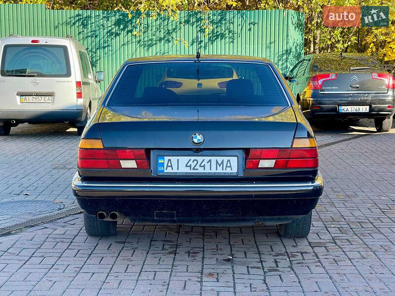 Седан BMW 7 Series 1988 в Киеве