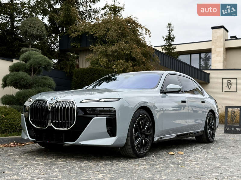 Седан BMW 7 Series 2022 в Львове