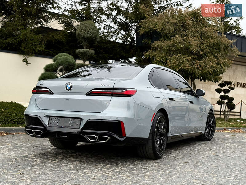 Седан BMW 7 Series 2022 в Львове