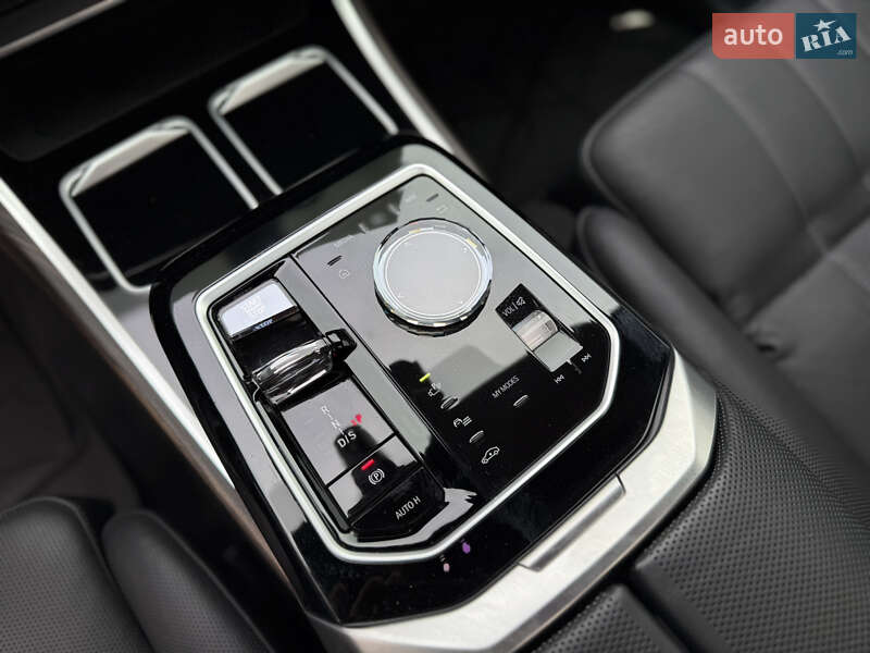 Седан BMW 7 Series 2022 в Львове