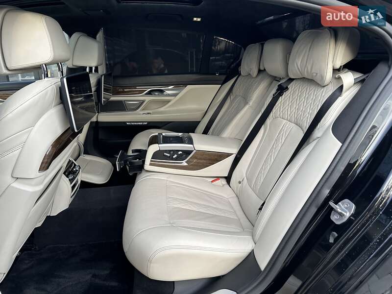Седан BMW 7 Series 2015 в Киеве фото 36 Седан BMW 7 Series 2015 в Киеве