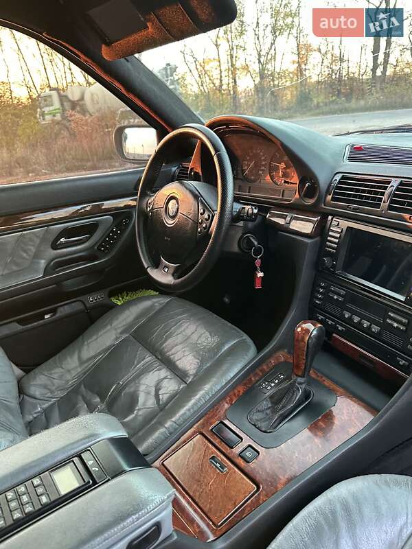 Седан BMW 7 Series 1999 в Чернівцях