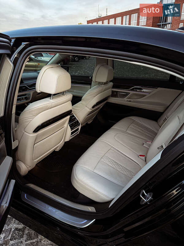 Седан BMW 7 Series 2018 в Дніпрі
