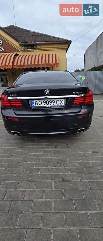 Седан BMW 7 Series 2013 в Ужгороді