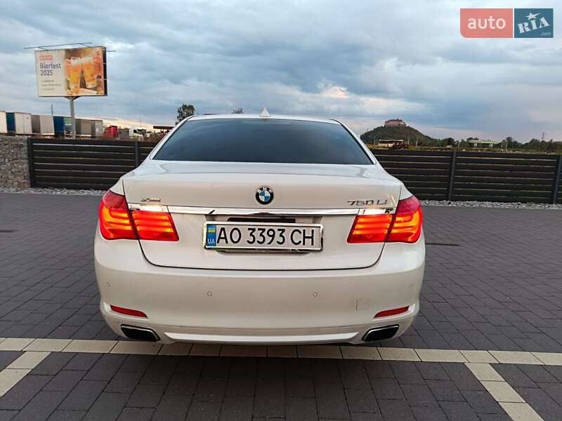 Седан BMW 7 Series 2009 в Мукачево