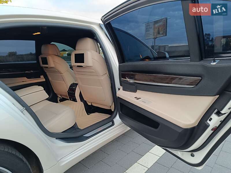 Седан BMW 7 Series 2009 в Мукачево