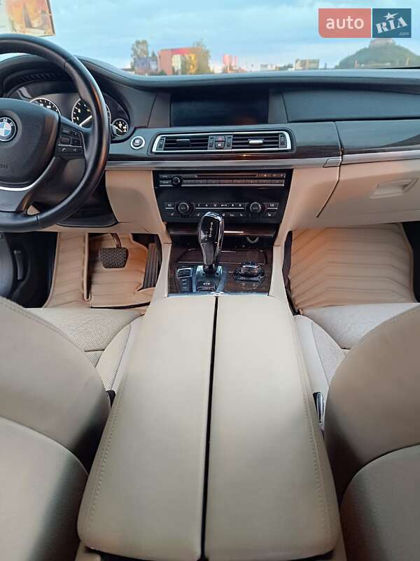 Седан BMW 7 Series 2009 в Мукачево