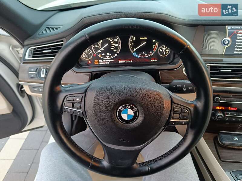 Седан BMW 7 Series 2009 в Мукачево