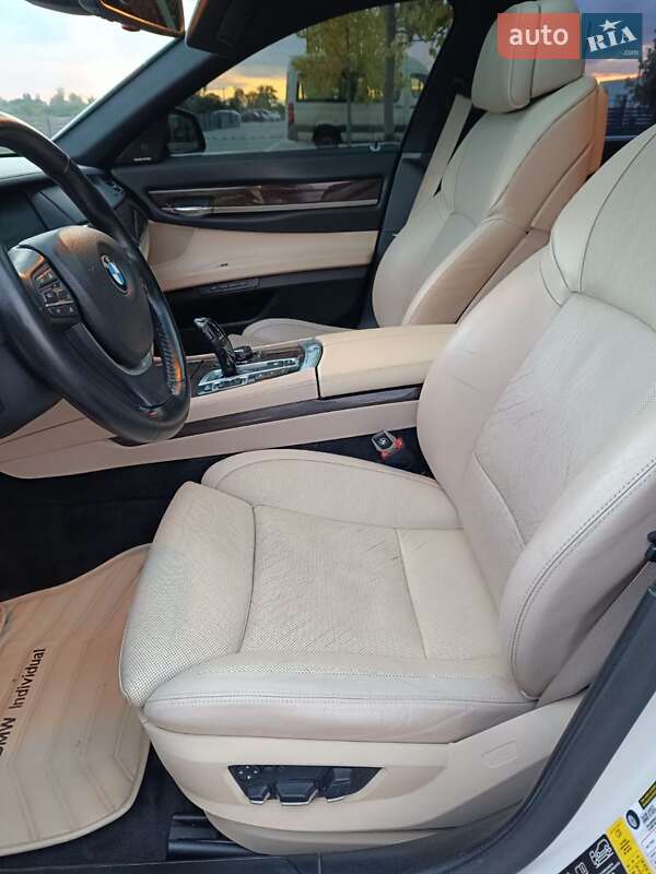 Седан BMW 7 Series 2009 в Мукачево