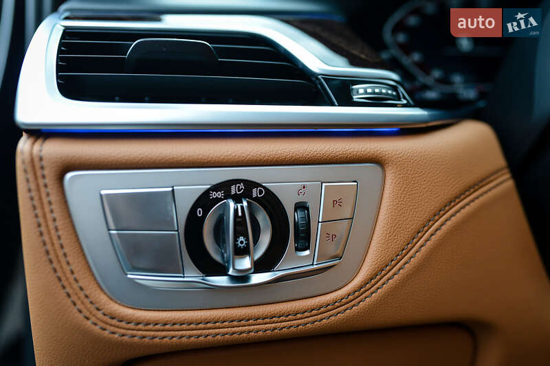 Седан BMW 7 Series 2019 в Києві
