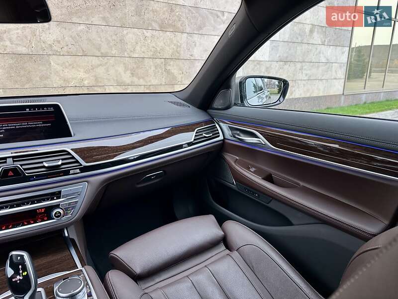 Седан BMW 7 Series 2022 в Киеве