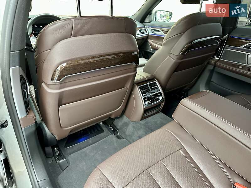 Седан BMW 7 Series 2022 в Киеве