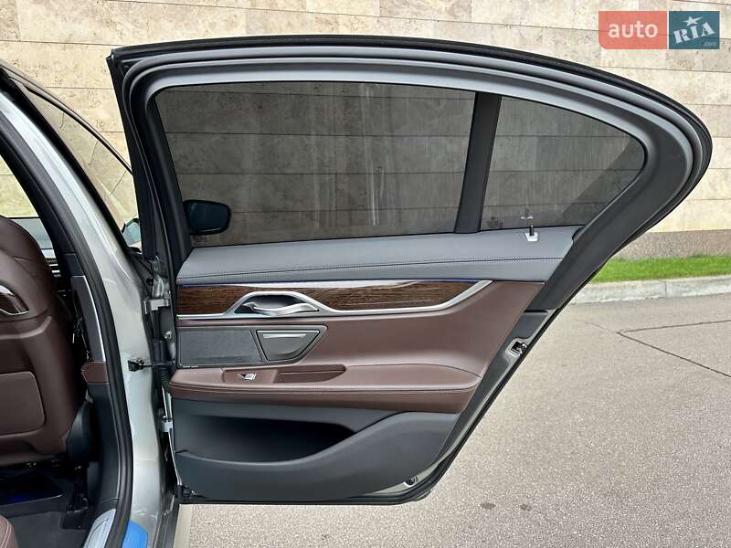 Седан BMW 7 Series 2022 в Киеве