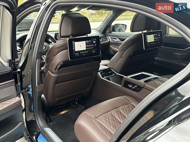 Седан BMW 7 Series 2022 в Киеве