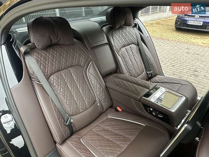 Седан BMW 7 Series 2022 в Киеве