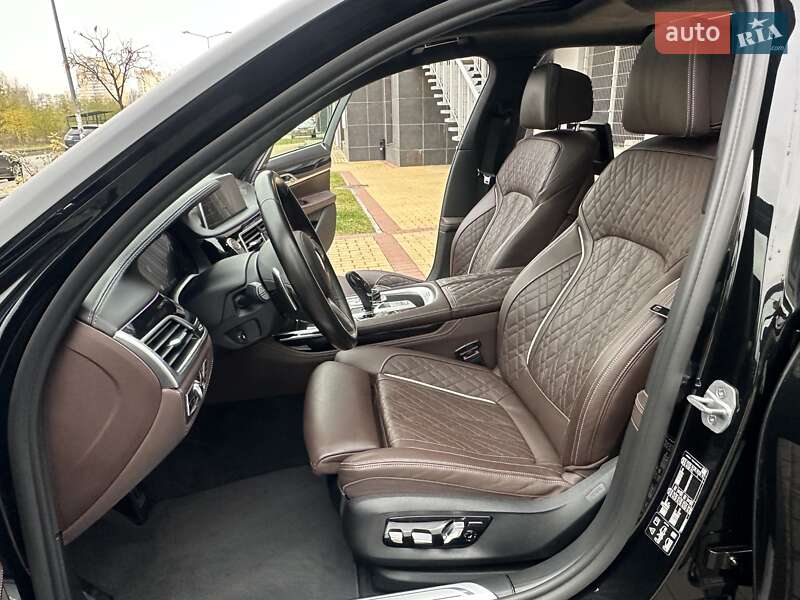 Седан BMW 7 Series 2022 в Киеве