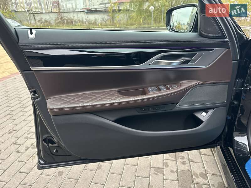 Седан BMW 7 Series 2022 в Киеве