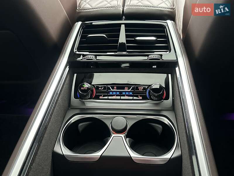 Седан BMW 7 Series 2022 в Киеве