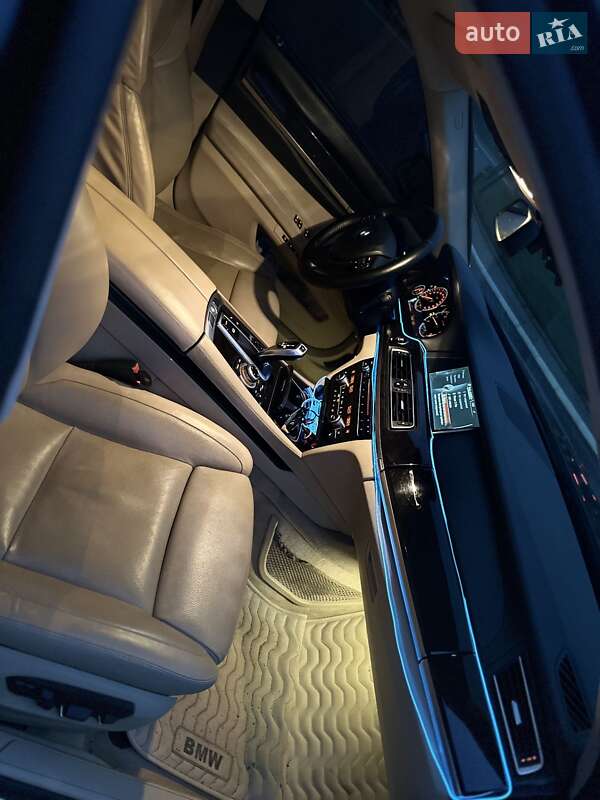 Седан BMW 7 Series 2013 в Измаиле