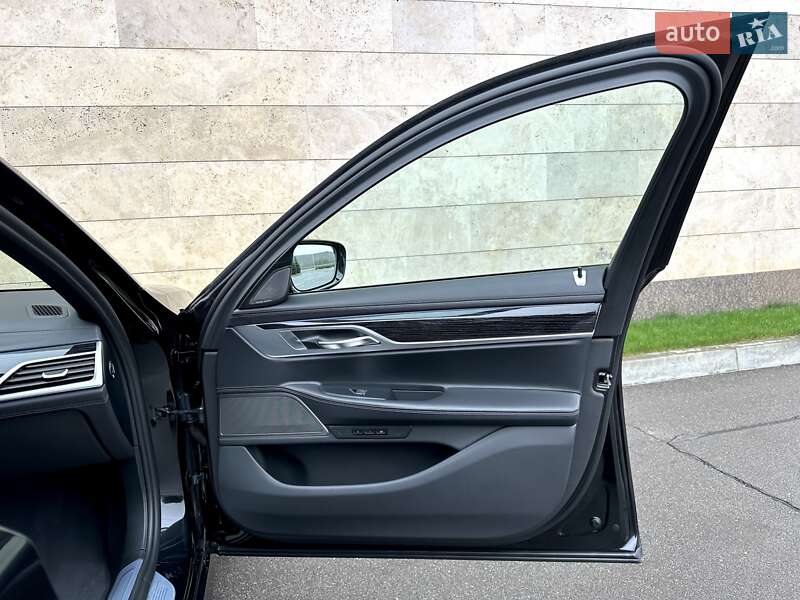 Седан BMW 7 Series 2022 в Киеве фото 97 Седан BMW 7 Series 2022 в Киеве
