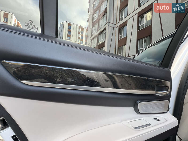 Седан BMW 7 Series 2012 в Ивано-Франковске