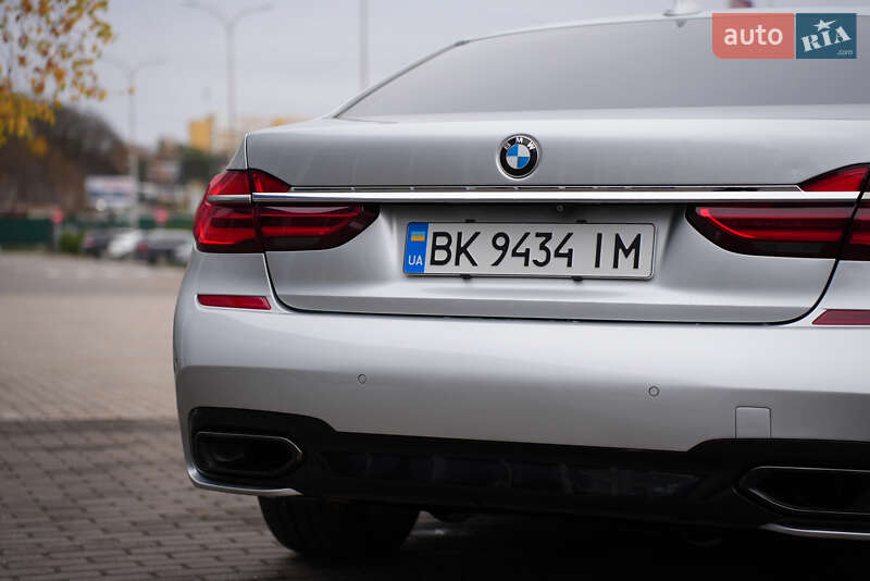Седан BMW 7 Series 2015 в Ровно фото 24 Седан BMW 7 Series 2015 в Ровно