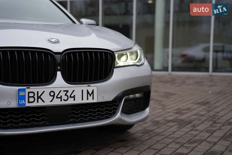 Седан BMW 7 Series 2015 в Ровно фото 29 Седан BMW 7 Series 2015 в Ровно