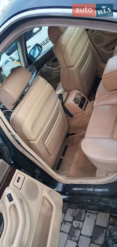 Седан BMW 7 Series 2000 в Иршаве