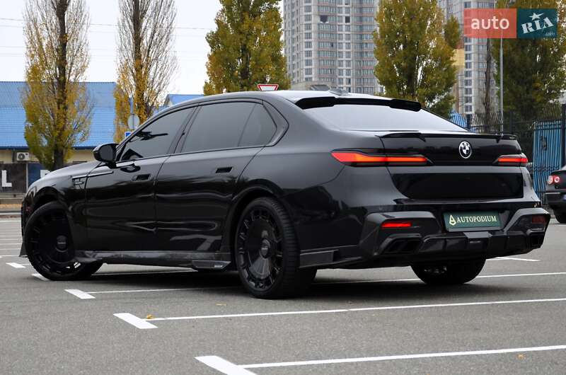 Седан BMW 7 Series 2024 в Киеве