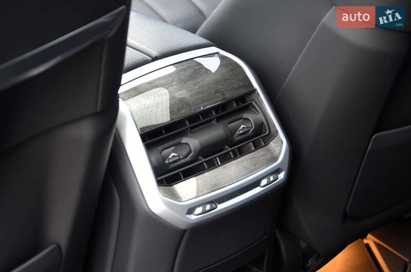 Седан BMW 7 Series 2024 в Киеве