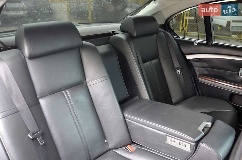 Седан BMW 7 Series 2007 в Львове