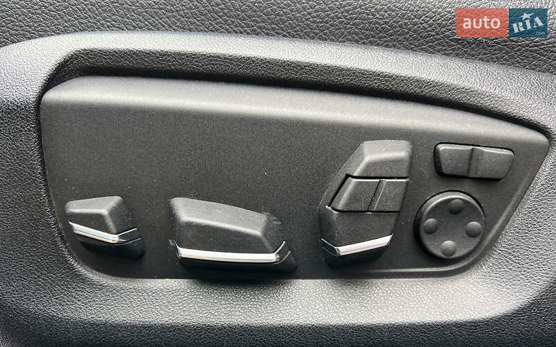 Седан BMW 7 Series 2015 в Львове